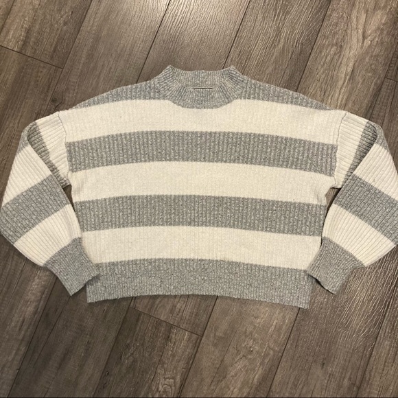 Forever 21 Grey & White Ribbed Knit Sweater - Picture 3 of 5